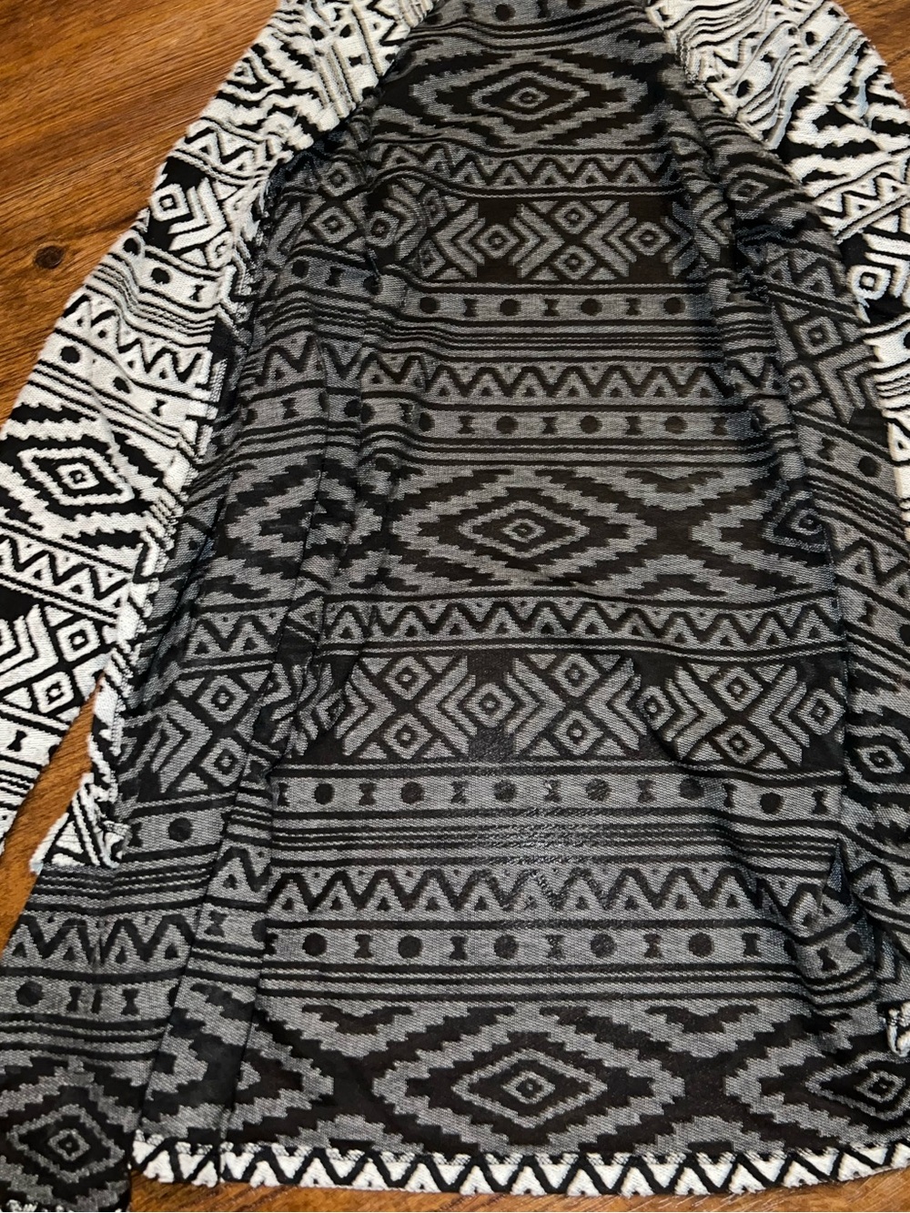 American Eagle Boho Western Black & White Open Front Aztec Flowy Cardigan Size S - Picture 6 of 8